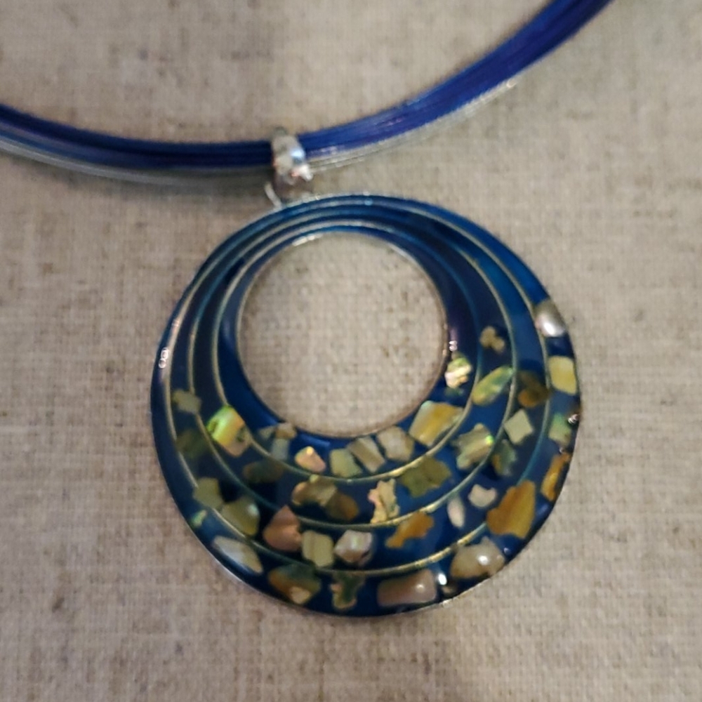Blue speckled necklace and earrings set - Picture 2 of 7